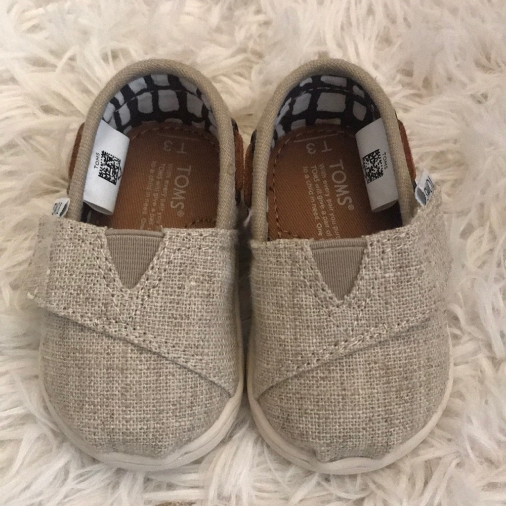 Baby Toms- khaki! NWOT
